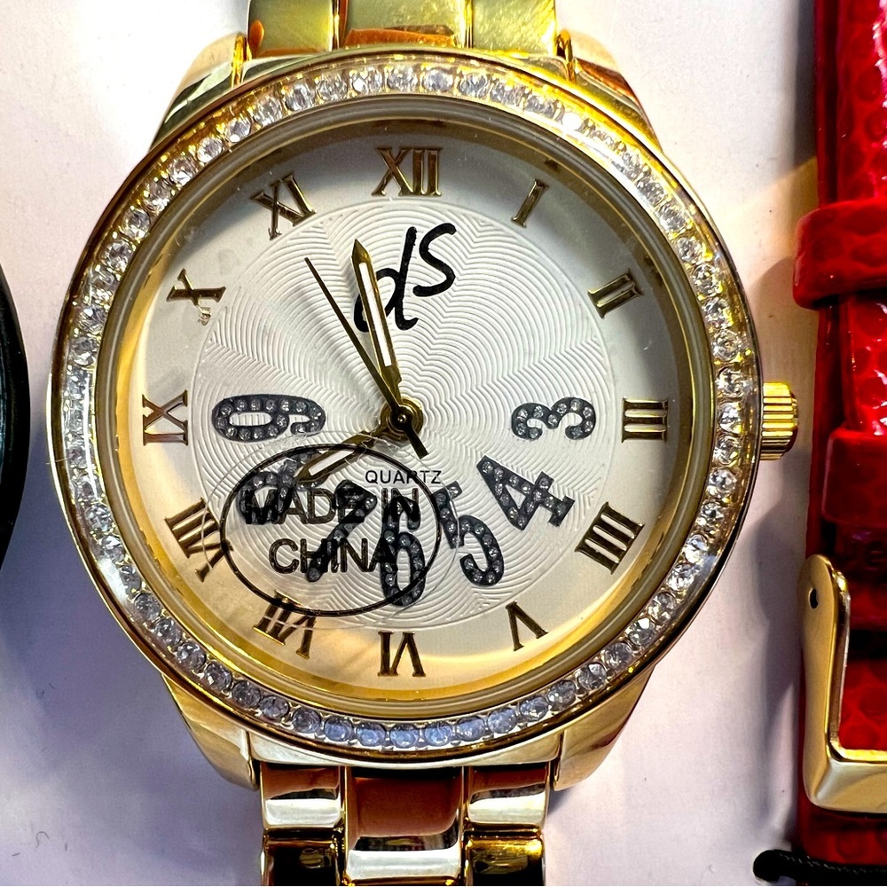 Daniela Swaebe Timepiece Gold Tone Watch Set New w/4 bands! New Battery